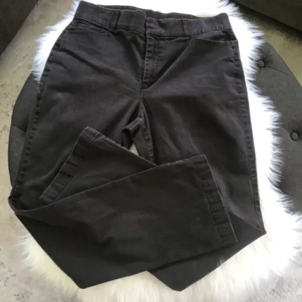 𝅺Gloria Vanderbilt “Charlene “ black straight leg